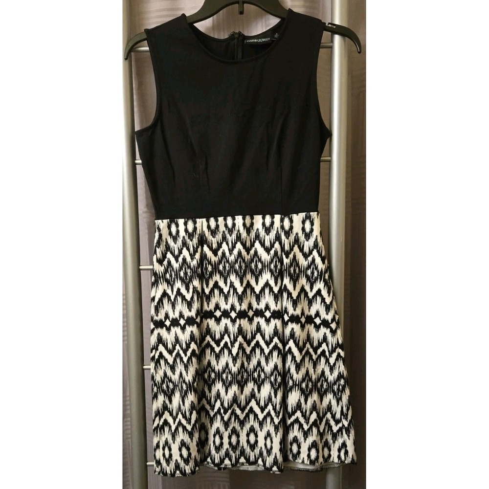 Women Cynthia Rowley Dress‎ Size XS Black White Sleeveless Back Zipper